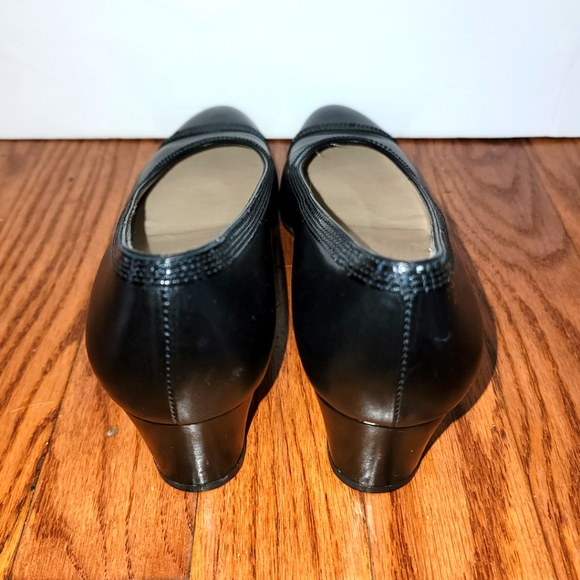 Salvatore Ferragamo | Leather Heel Pumps - Picture 8 of 13